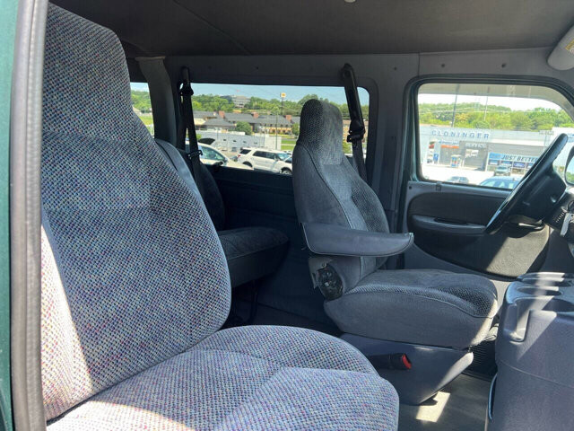 2000 Dodge B3500 in Hickory, NC 28602-5144 - 2181360 7