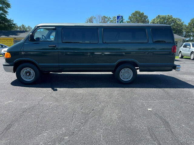 2000 Dodge B3500 in Hickory, NC 28602-5144 - 2181360