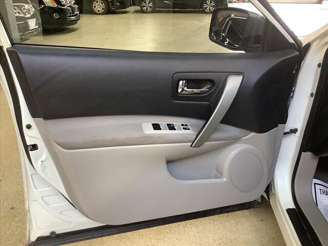 2012 Nissan Rogue in Chicago, IL 60659 - 2183129 10