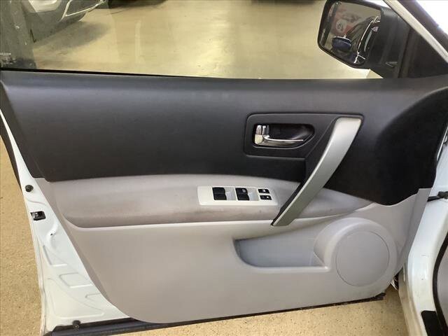 2012 Nissan Rogue in Chicago, IL 60659 - 2183129 31