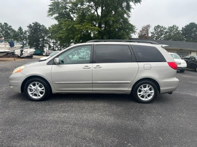 2006 Toyota Sienna in Hickory, NC 28602-5144 - 2183825 15