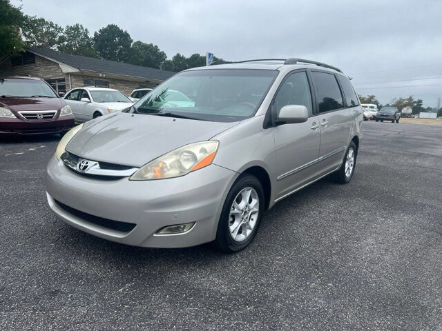 2006 Toyota Sienna in Hickory, NC 28602-5144 - 2183825 3