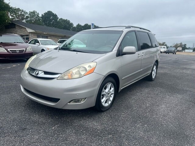 2006 Toyota Sienna in Hickory, NC 28602-5144 - 2183825 14