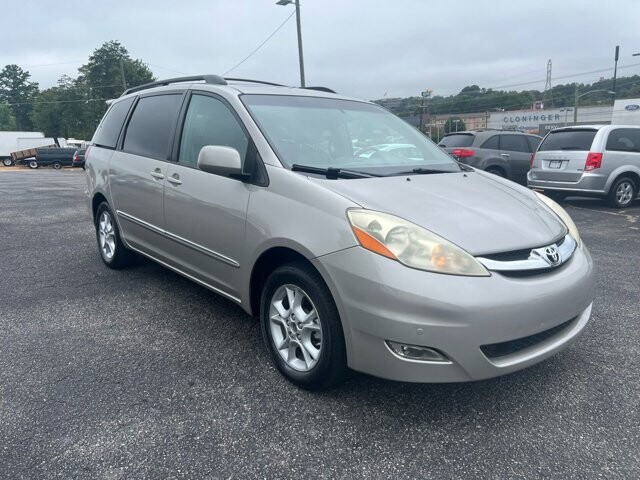 2006 Toyota Sienna in Hickory, NC 28602-5144 - 2183825 12