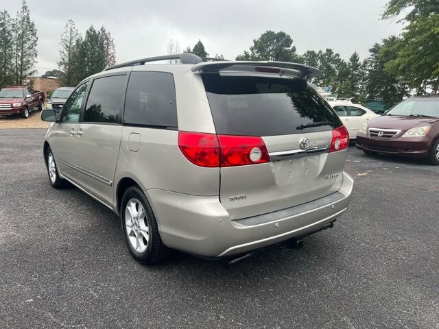 2006 Toyota Sienna in Hickory, NC 28602-5144 - 2183825 16