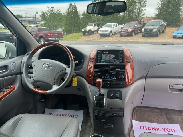 2006 Toyota Sienna in Hickory, NC 28602-5144 - 2183825 22