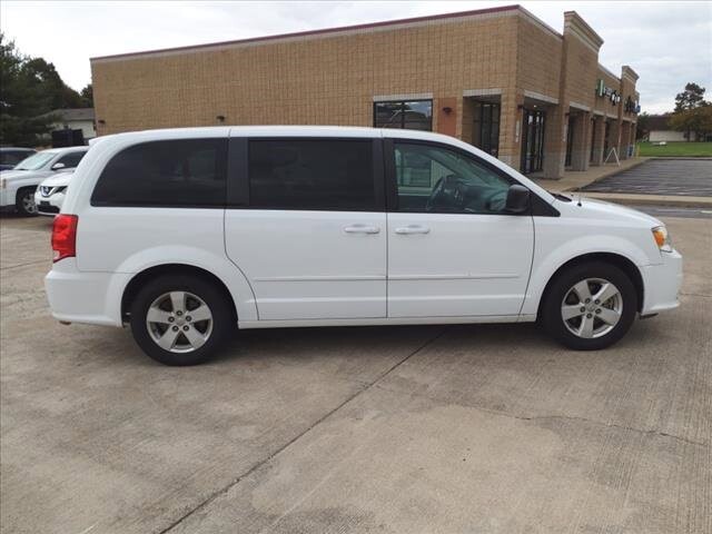 2017 Dodge Grand Caravan in Troy, IL 62294-1376 - 2193970 7