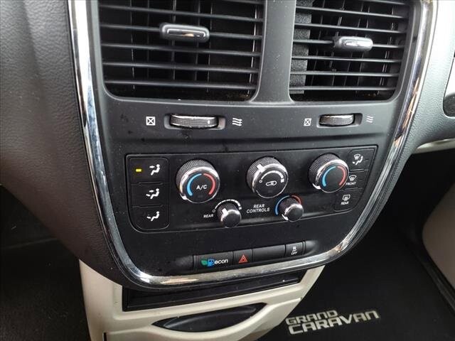 2017 Dodge Grand Caravan in Troy, IL 62294-1376 - 2193970 13