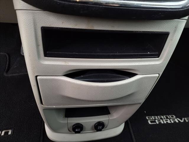 2017 Dodge Grand Caravan in Troy, IL 62294-1376 - 2193970 15