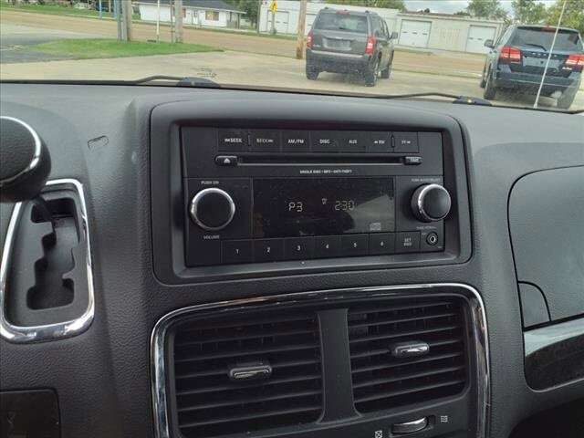 2017 Dodge Grand Caravan in Troy, IL 62294-1376 - 2193970 11