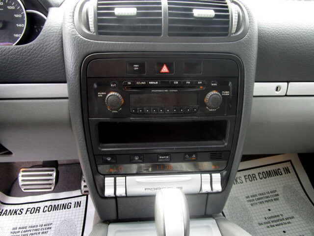 2004 Porsche Cayenne in Tampa, FL 33604-6914 - 2194480 32