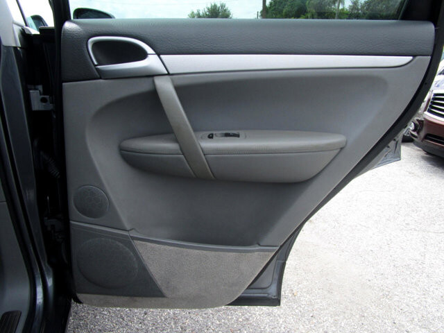 2004 Porsche Cayenne in Tampa, FL 33604-6914 - 2194480 45