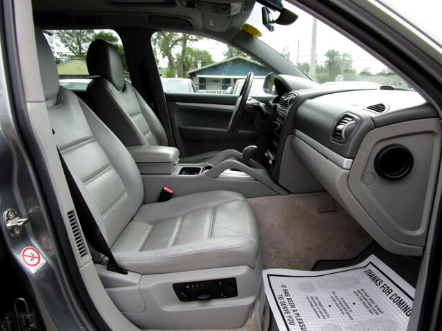 2004 Porsche Cayenne in Tampa, FL 33604-6914 - 2194480 6