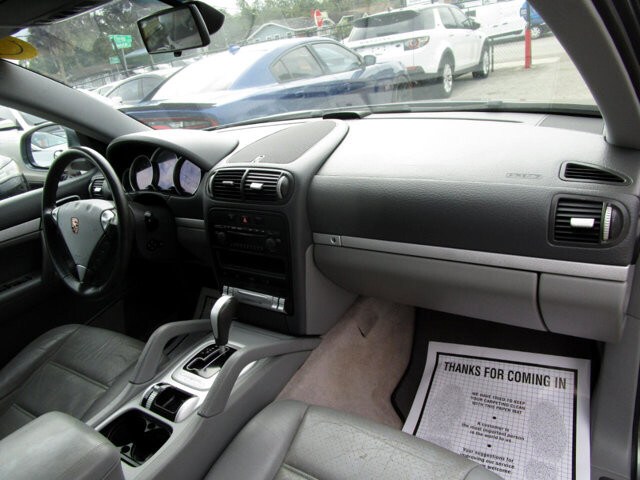 2004 Porsche Cayenne in Tampa, FL 33604-6914 - 2194480 10