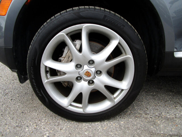 2004 Porsche Cayenne in Tampa, FL 33604-6914 - 2194480 18