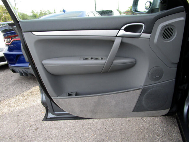 2004 Porsche Cayenne in Tampa, FL 33604-6914 - 2194480 14