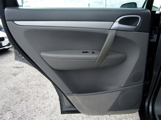 2004 Porsche Cayenne in Tampa, FL 33604-6914 - 2194480 44