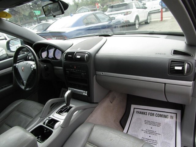 2004 Porsche Cayenne in Tampa, FL 33604-6914 - 2194480 10