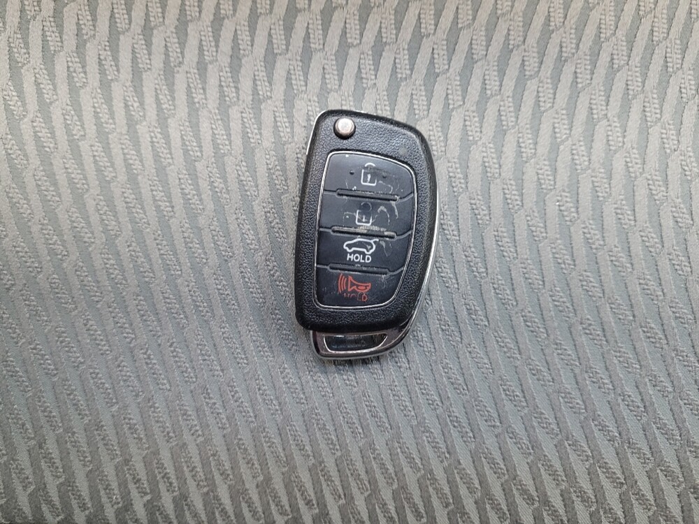 2018 Hyundai Santa Fe in Las Vegas, NV 89102 - 2194911 32