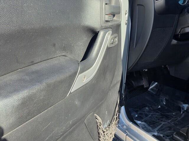 2012 Jeep Wrangler in Mesa, AZ 85212 - 2194922 13