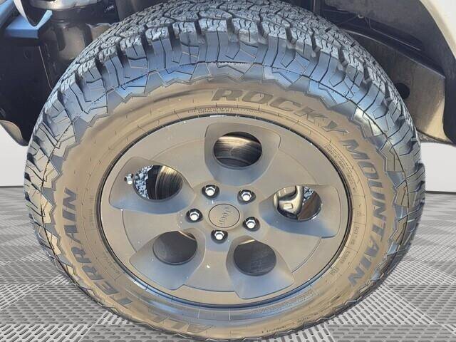 2012 Jeep Wrangler in Mesa, AZ 85212 - 2194922 12