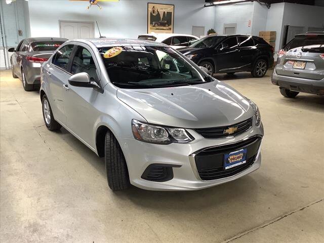 2019 Chevrolet Sonic in Chicago, IL 60659 - 2194932 7