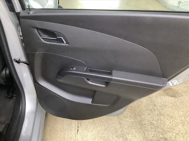 2019 Chevrolet Sonic in Chicago, IL 60659 - 2194932 19