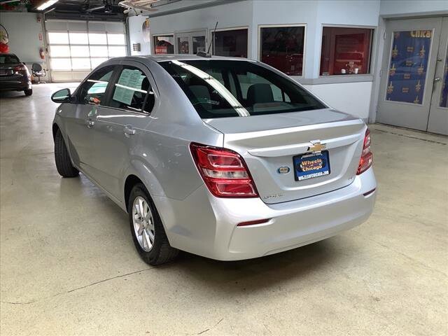 2019 Chevrolet Sonic in Chicago, IL 60659 - 2194932 3