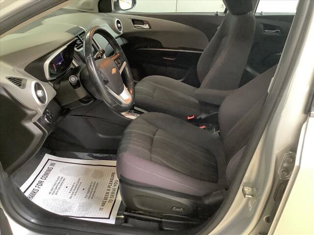 2019 Chevrolet Sonic in Chicago, IL 60659 - 2194932 10