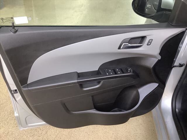 2019 Chevrolet Sonic in Chicago, IL 60659 - 2194932 9