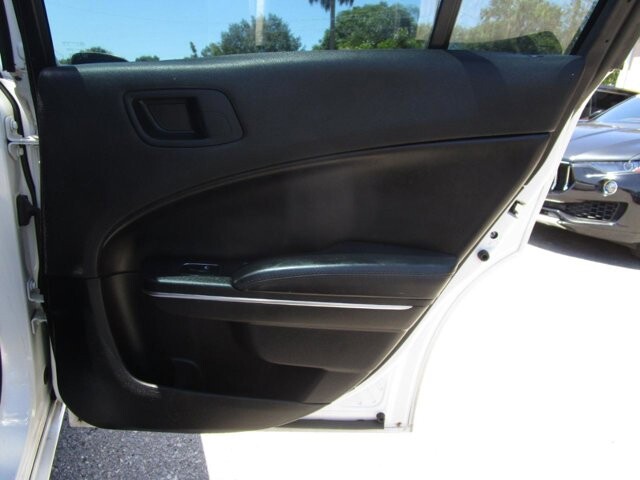 2016 Dodge Charger in Tampa, FL 33604-6914 - 2196560 17