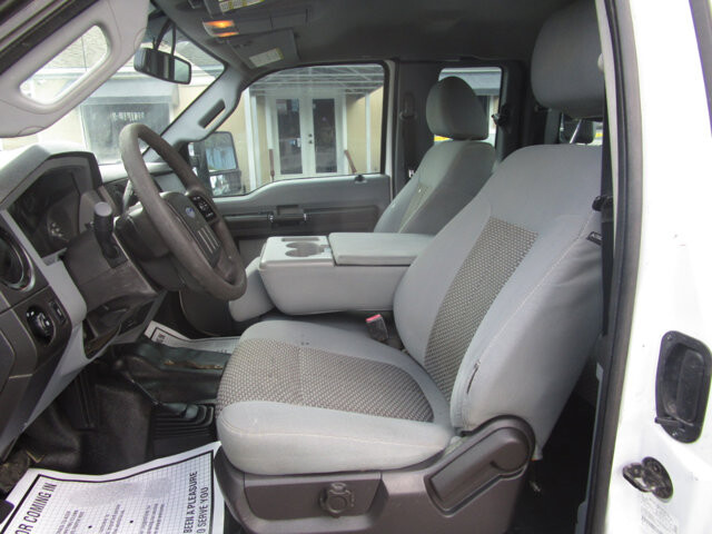 2016 Ford F250 in Tampa, FL 33604-6914 - 2202957 8