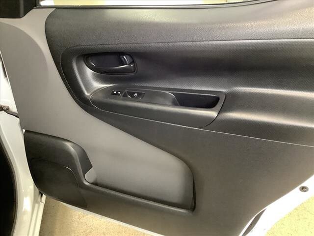 2017 Nissan NV200 in Chicago, IL 60659 - 2202989 21