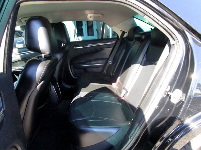 2016 Chrysler 300 in Tampa, FL 33604-6914 - 2205320 10