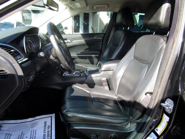 2016 Chrysler 300 in Tampa, FL 33604-6914 - 2205320 67