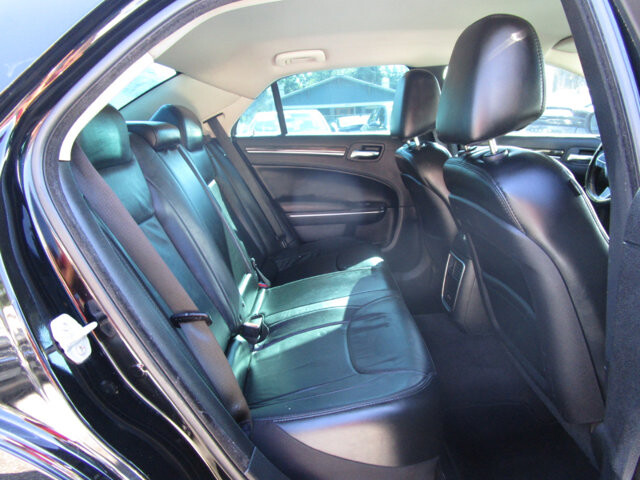 2016 Chrysler 300 in Tampa, FL 33604-6914 - 2205320 39