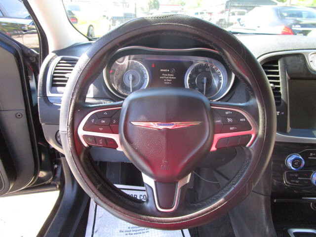2016 Chrysler 300 in Tampa, FL 33604-6914 - 2205320 34
