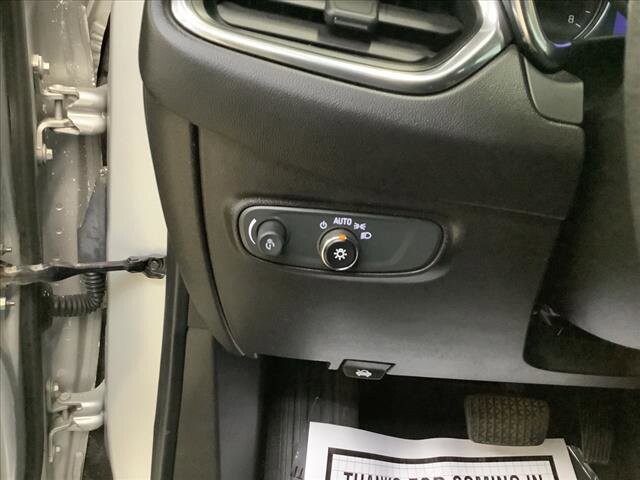 2019 Chevrolet Equinox in Chicago, IL 60659 - 2205323 12