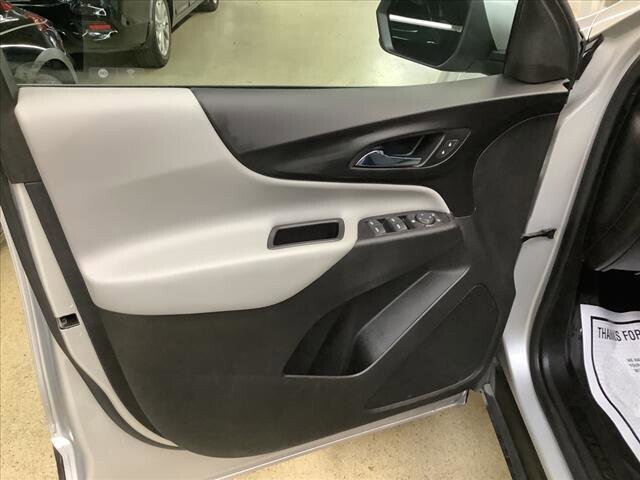 2019 Chevrolet Equinox in Chicago, IL 60659 - 2205323 10