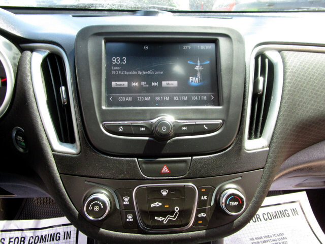 2016 Chevrolet Malibu in Tampa, FL 33604-6914 - 2210623 5