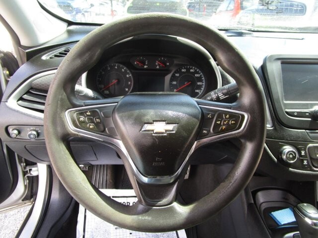 2016 Chevrolet Malibu in Tampa, FL 33604-6914 - 2210623 4