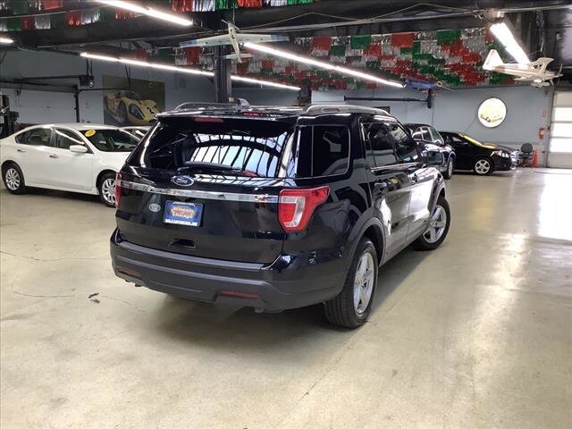 2019 Ford Explorer in Chicago, IL 60659 - 2210954 5
