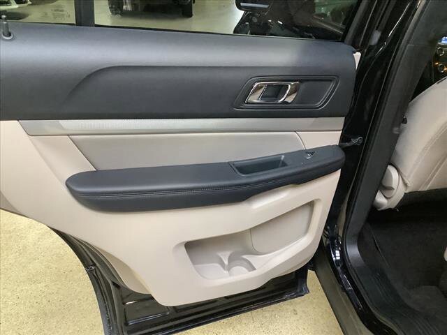 2019 Ford Explorer in Chicago, IL 60659 - 2210954 18