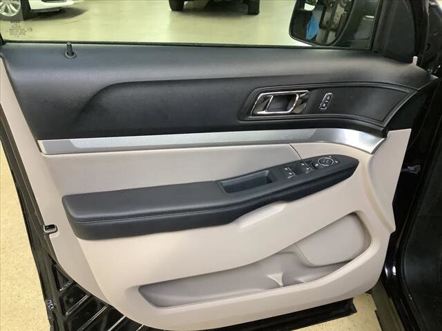 2019 Ford Explorer in Chicago, IL 60659 - 2210954 9