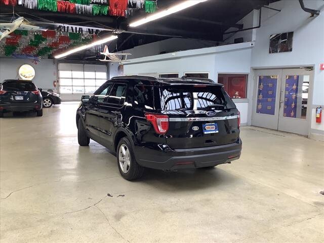 2019 Ford Explorer in Chicago, IL 60659 - 2210954 3