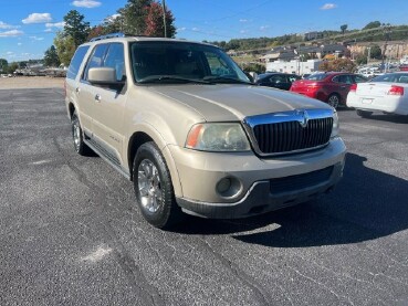 2004 Lincoln Navigator in Hickory, NC 28602-5144