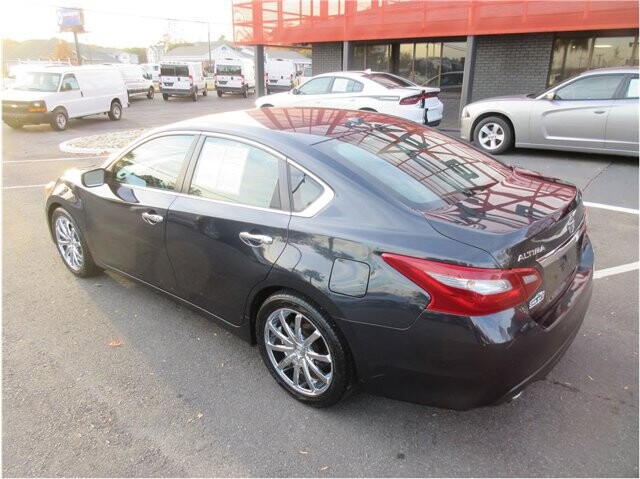 2018 Nissan Altima in Charlotte, NC 28212 - 2212186 30