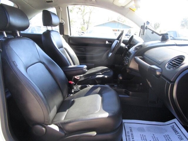 2010 Volkswagen Beetle in Tampa, FL 33604-6914 - 2215998 6