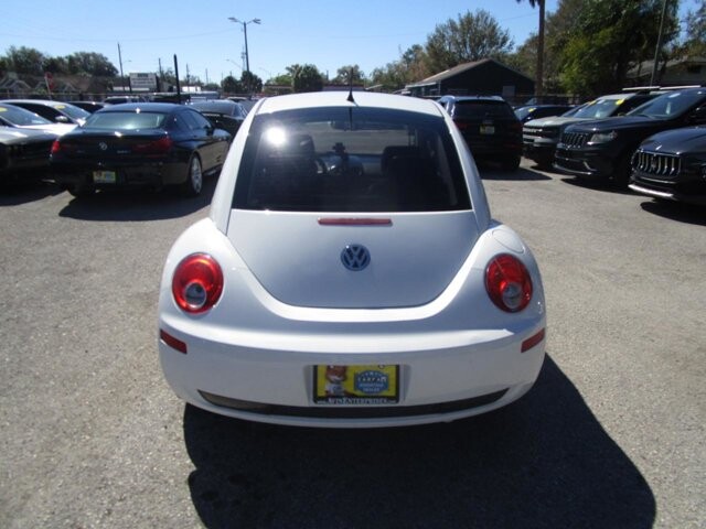 2010 Volkswagen Beetle in Tampa, FL 33604-6914 - 2215998 20