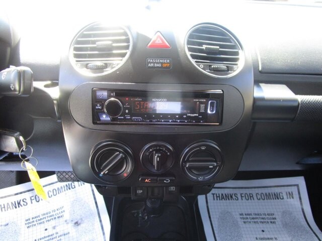 2010 Volkswagen Beetle in Tampa, FL 33604-6914 - 2215998 5